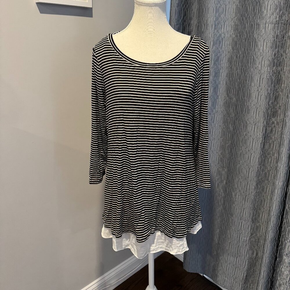 A Pea in the Pod Women's Nursing Top Black & White Striped Size M